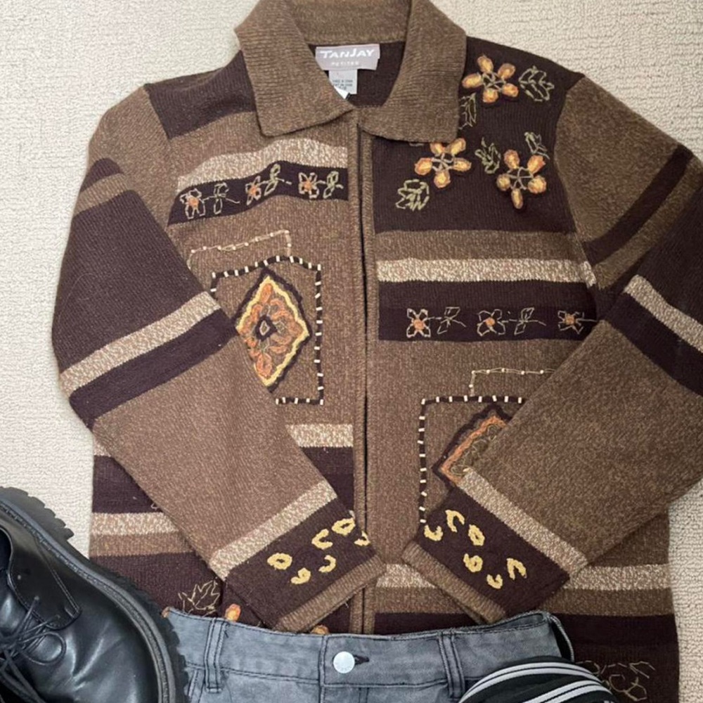 vintage pattern cardigan
grandpa sweater striped geometry 
brown/khaki